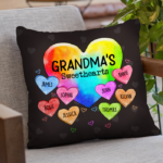 Grandma's So Into Her Sweethearts - Family Personalized Custom Pillow - Birthday Gift For Grandma - 图片 3